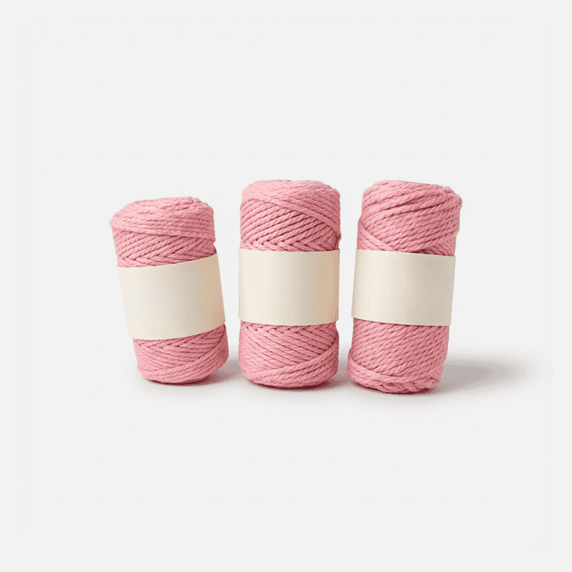 خيوط مكرمية