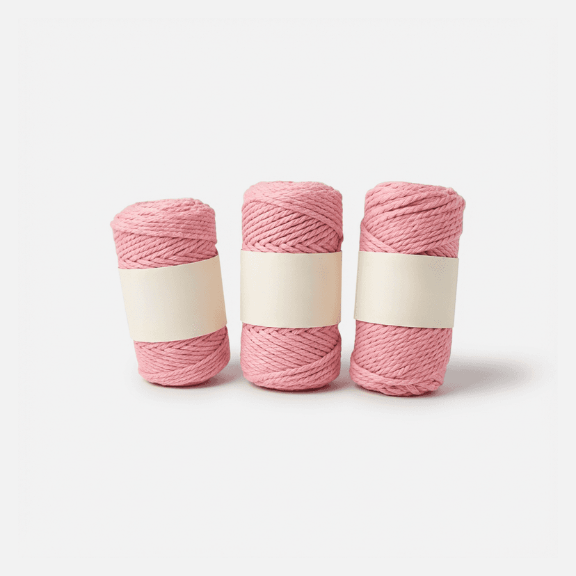 خيوط مكرمية